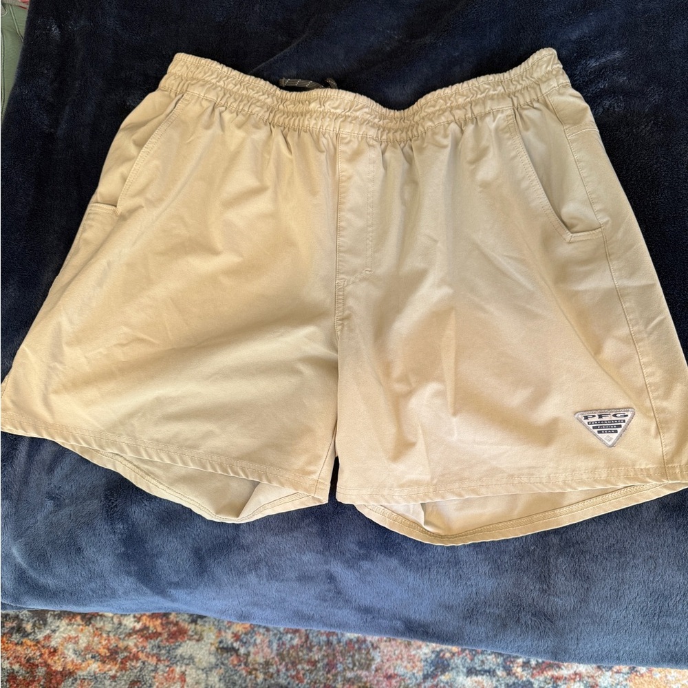 Columbia Light Tan Elastic Waist Shorts